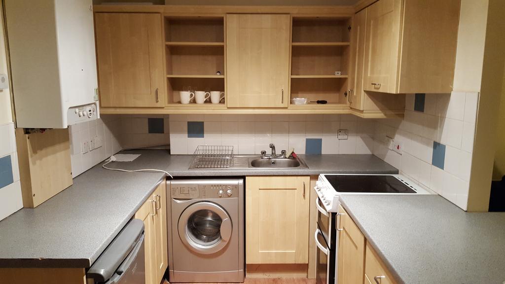 Castleton Gardens Apartment *